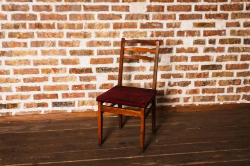 стул деревянный